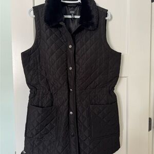 Jones New York Black Quilted Vest with Faux Fur Collar